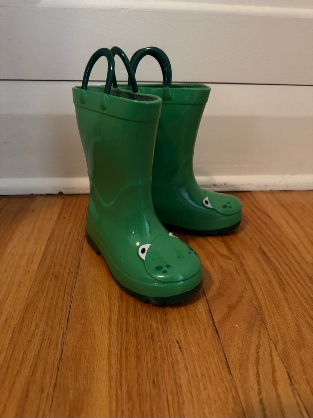 Old Navy Kids Green Frog-Front Waterproof Rain Boots